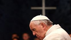 ممنوع التذمّر: البابا يوقّع مقدّمة كتاب 